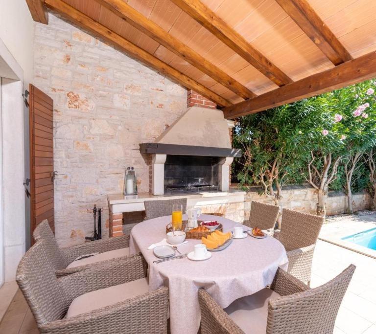 Villa Mia Lea Tar-Vabriga المظهر الخارجي الصورة